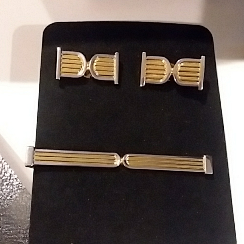 Cufflinks and tie clip